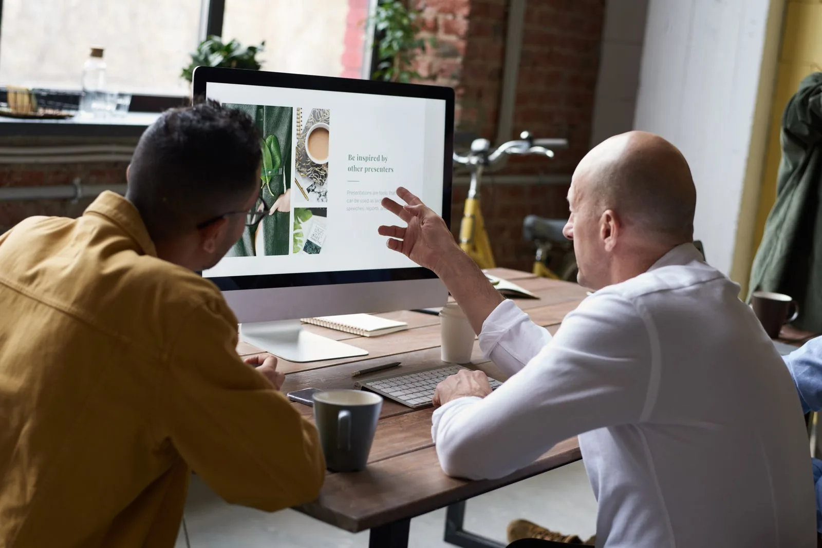 Professionnel du secteur associations & non marchand au travail